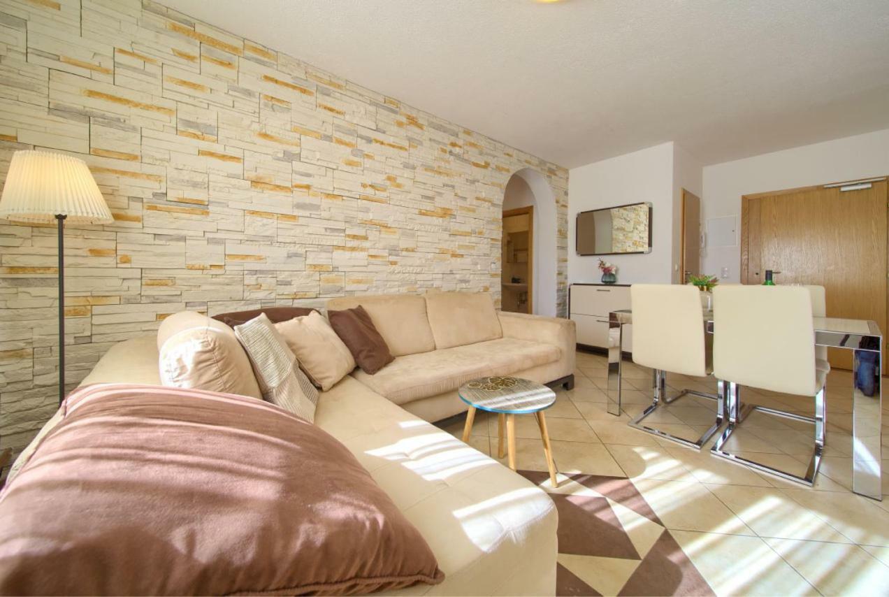 Point Apartment