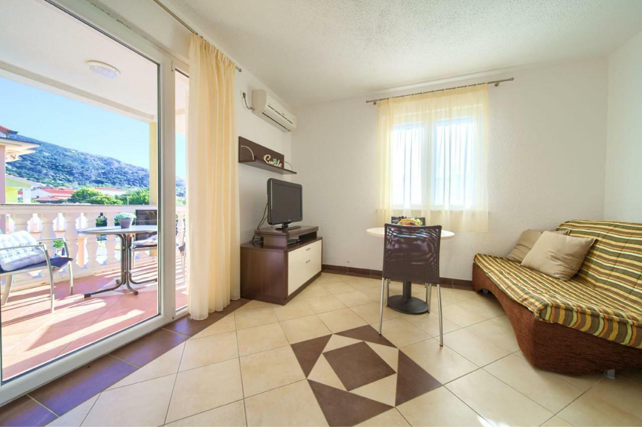 Apartment Point Baška