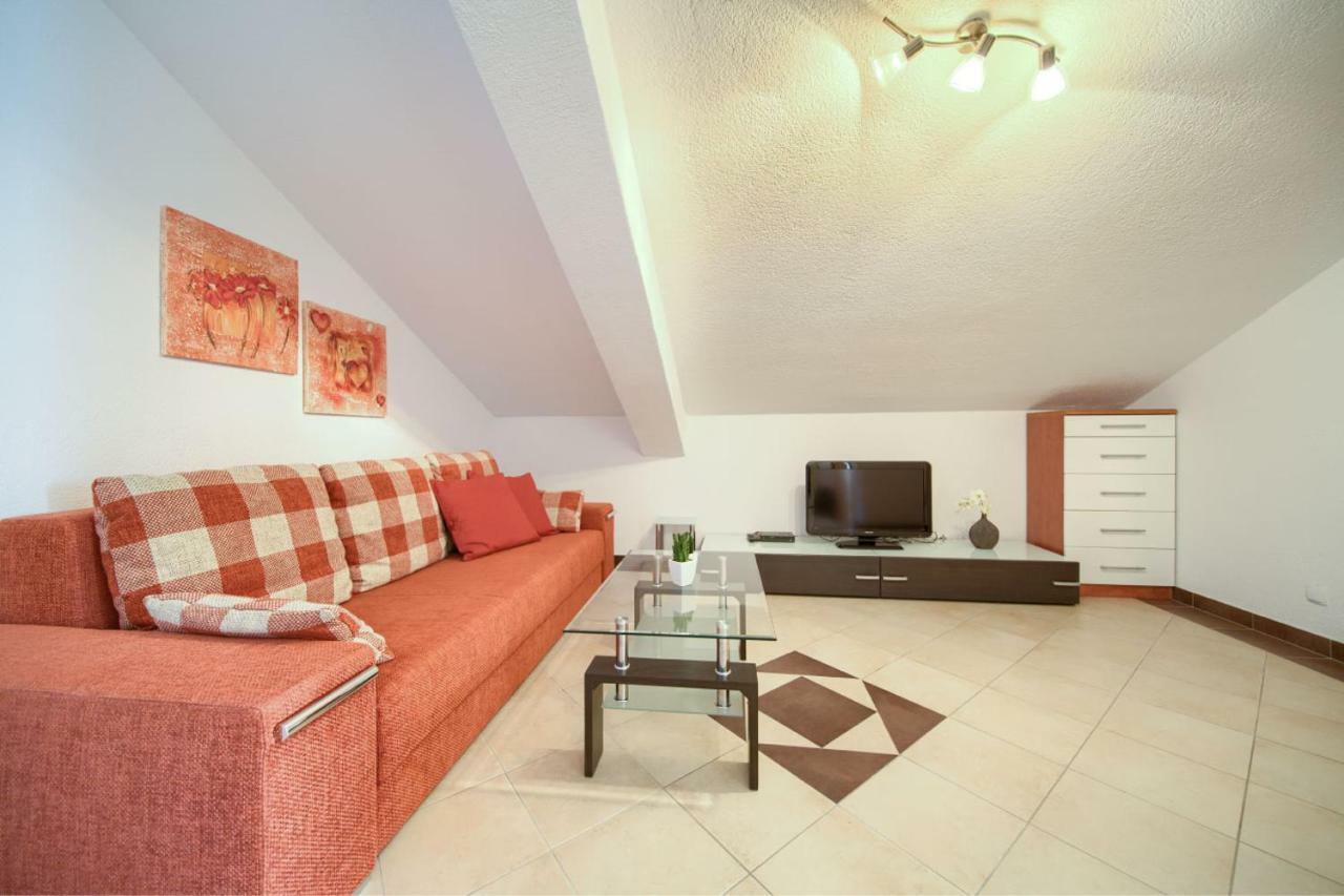 Apartment Point